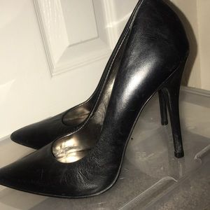 Women’s black pumps